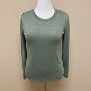 Banana Republic Green Fitted Lightweight Long Sleeve T-Shirt